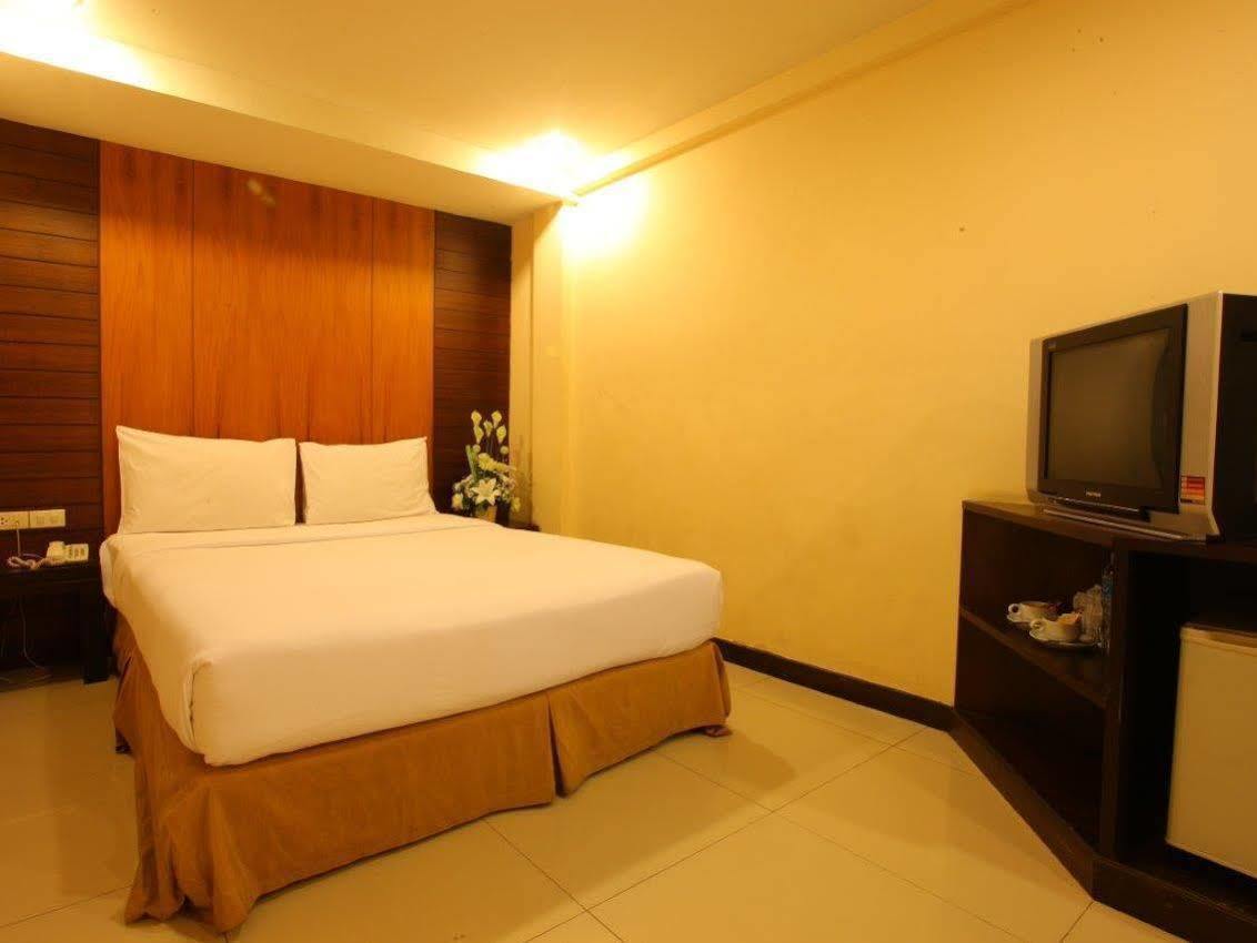 Hotel Tara Monte à Bangkok Extérieur photo