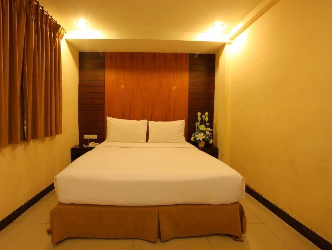 Hotel Tara Monte à Bangkok Extérieur photo
