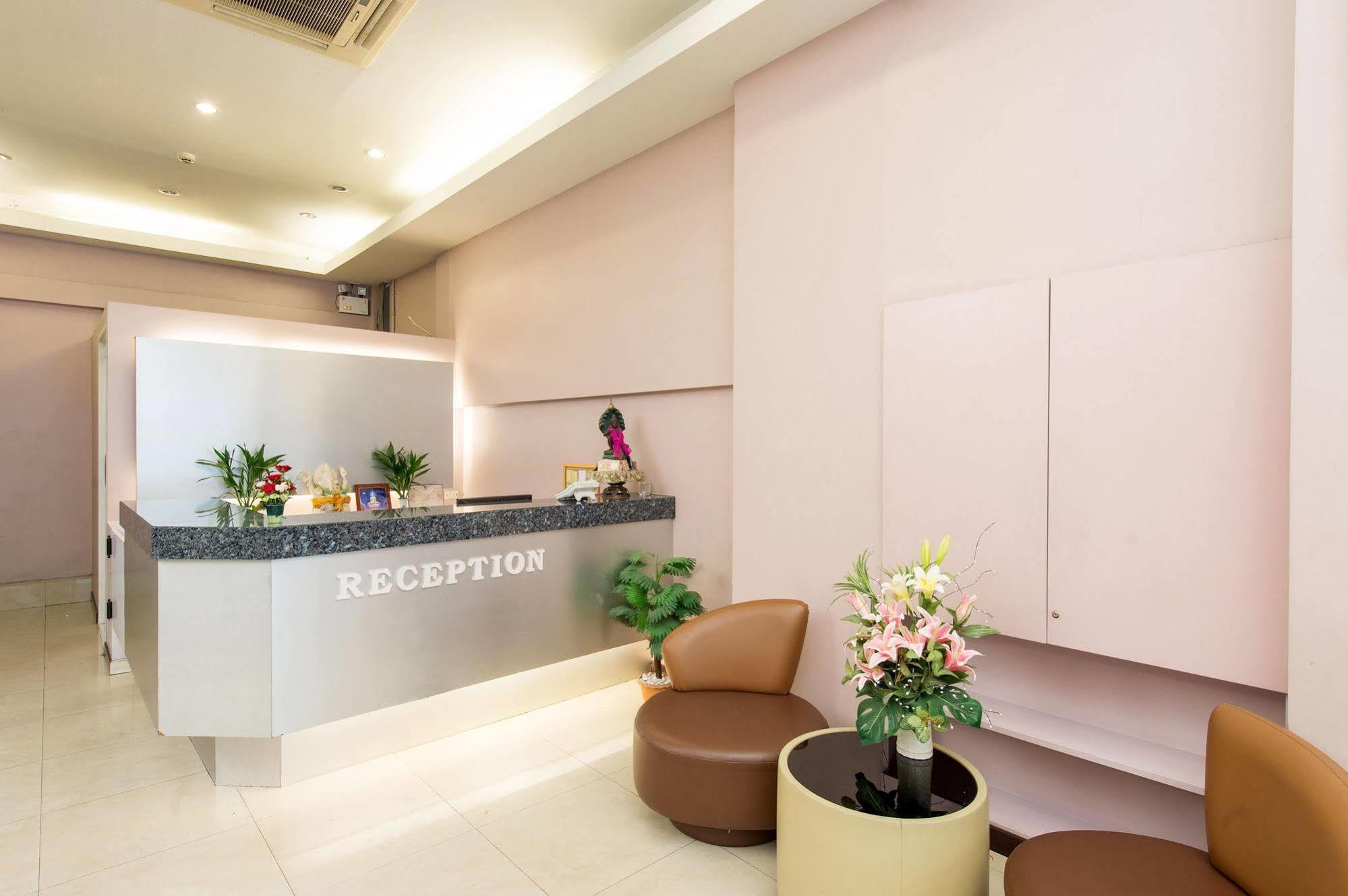 Hotel Tara Monte à Bangkok Extérieur photo